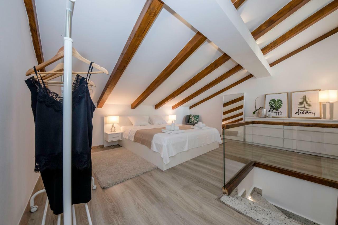 Villa Bella Banjol Екстериор снимка