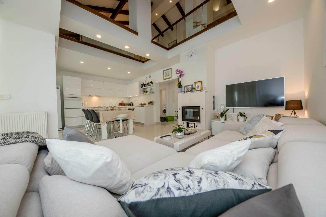 Villa Bella Banjol Екстериор снимка