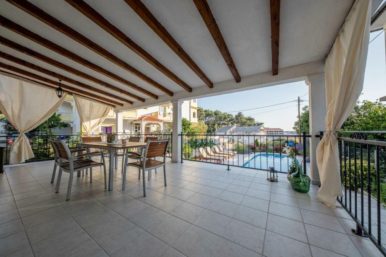 Villa Bella Banjol Екстериор снимка